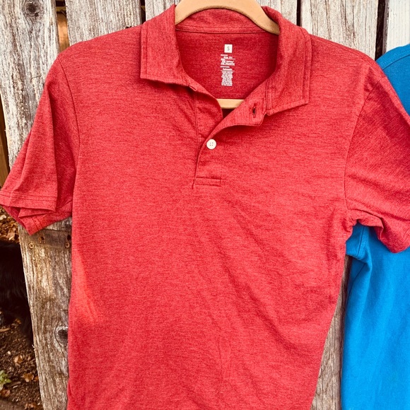 2 small polos - Picture 2 of 5